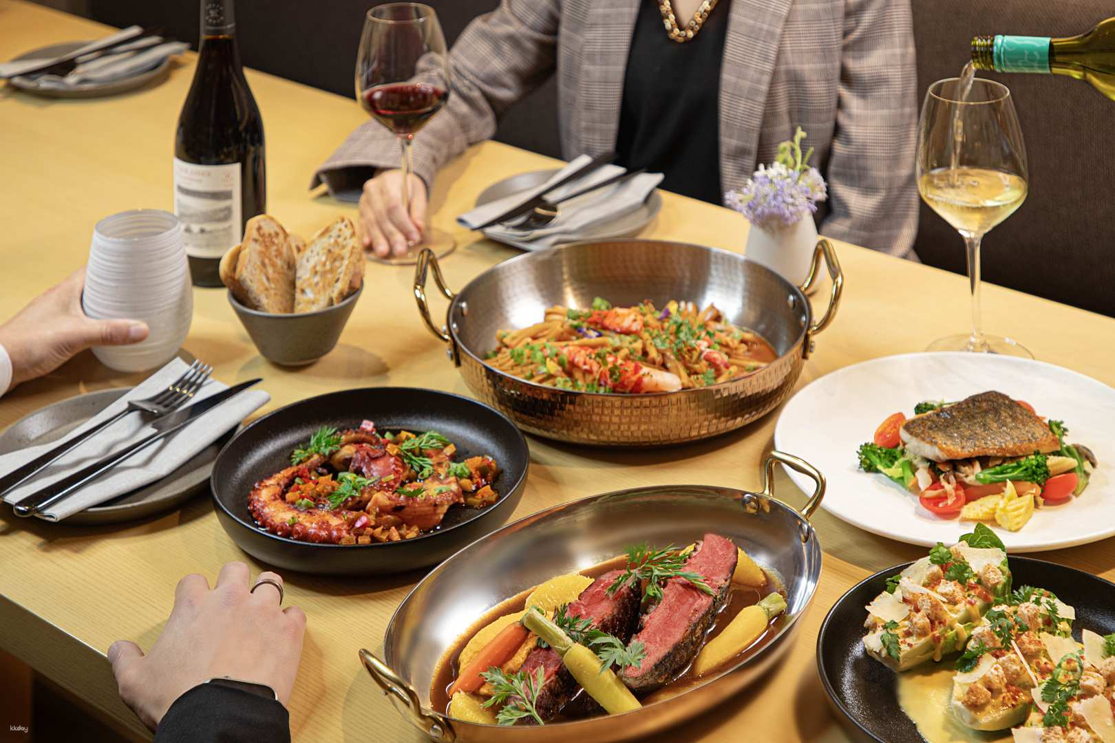 Wan Chai｜AKI Hotel Hong Kong - MGallery Collection｜TANGRAM Bistro & Bar｜Lunch and Dinner Set Menu｜Hotel Dining Offers 2025 - Photo 1 of 6